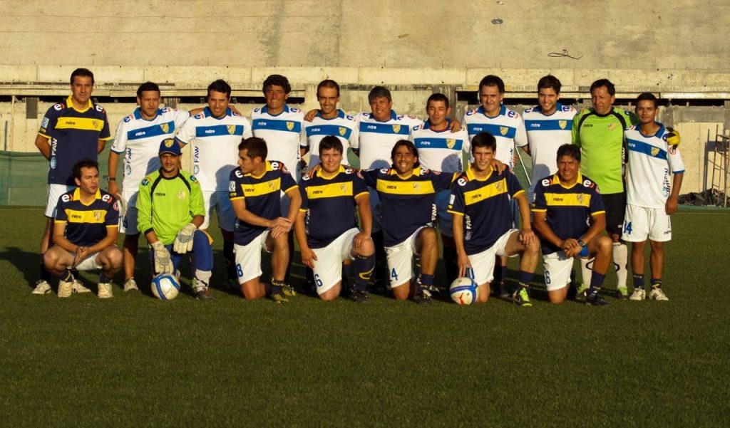Gerencia del club y profesionales de las divisiones inferiores de AC Barnechea 2013-2014, meses antes de conseguir el ascenso a primera división