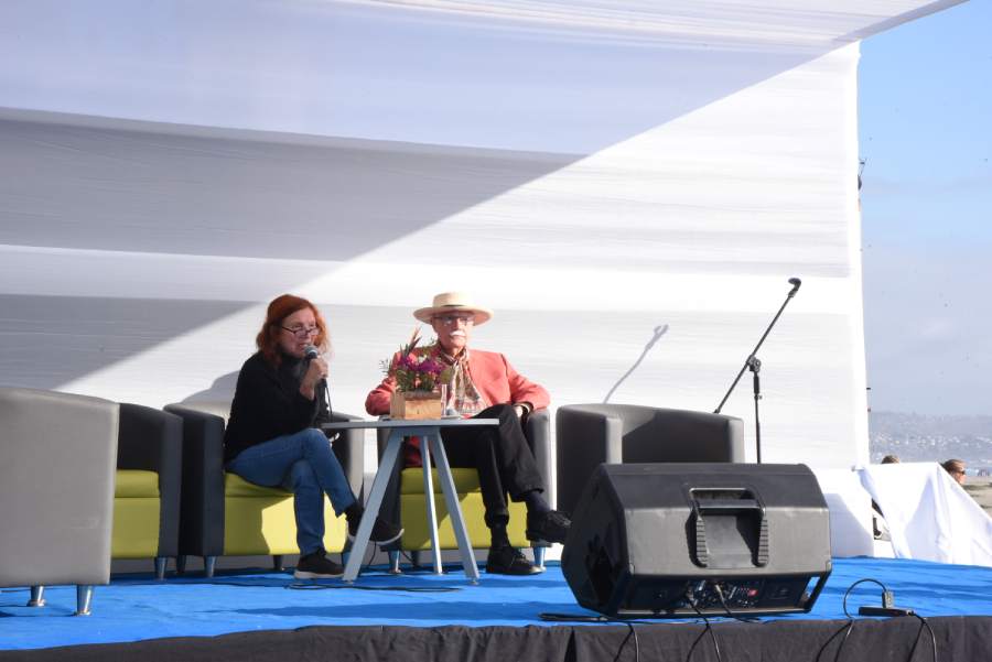 Los hitos que dejó la primera versión del Carnaval del Libro en Las Cruces | DSC 9765 | Litoral Poeta de Las Artes | Banda Big-Bang, Carmen Berenguer, carnaval del libro, Chinteto Pasacalles, El Tabo, Las Cruces, litoral de los poetas, Litoral Poeta, Nadie me dice Luna, poesía, Roberto Morales Monterríos, soluno