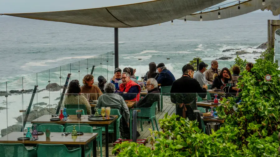 Nobel Neruda: una experiencia poética culinaria | Nobel Neruda terraza | Litoral Poeta de Las Artes | Isla Negra, litoral de los poetas, Litoral Poeta, Michael Borquez, Neruda, nobel, NotCo, Paulina Montecinos, Rebel, restaurante