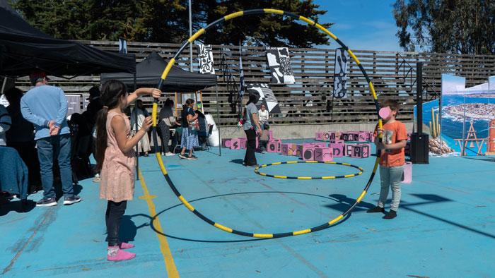 Festival Nube llega a Isla Negra: tres días de arte, juego y poesía | 1 Lanzamiento Festival Nube Isla Negra 3 | Litoral Poeta de Las Artes | 31 Minutos, arte y juego, El Quisco, festival gratuito, Festival Nube, Isla Negra, litoral central, Nube Lab, octubre 2026, panoramas familiares