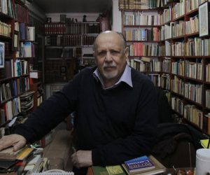 foto Luis Rivanio en librería